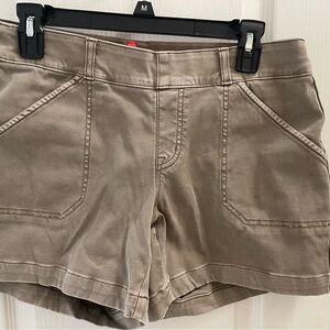 Spanx shorts size medium